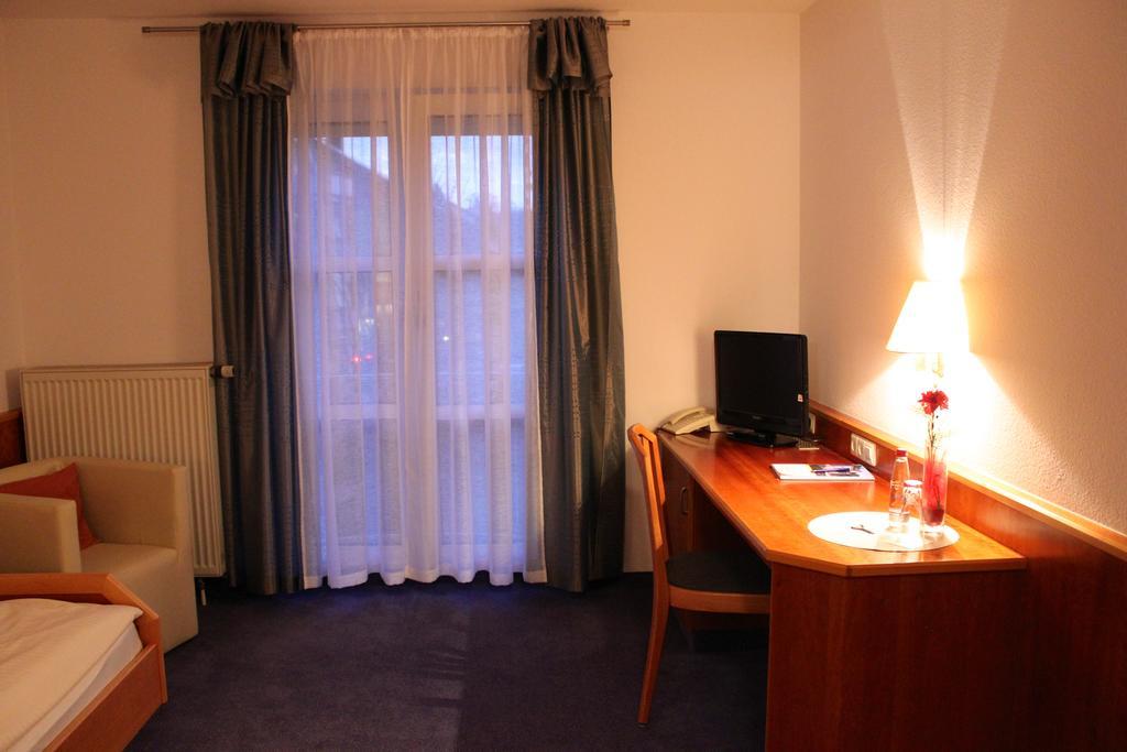 Hotel Gasthaus Bock Reichenbach an der Fils Δωμάτιο φωτογραφία