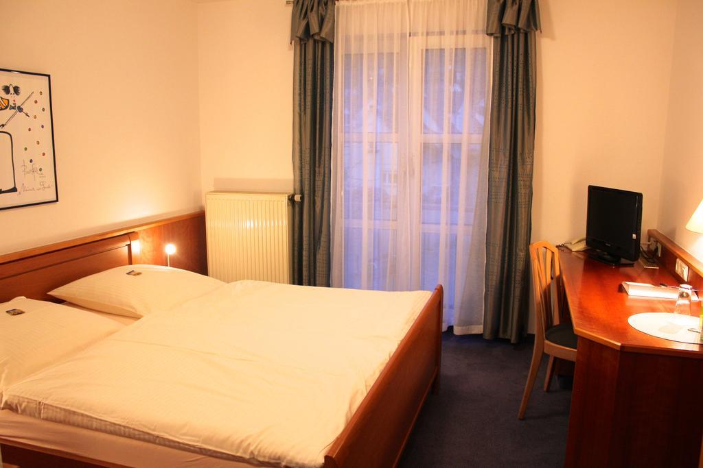 Hotel Gasthaus Bock Reichenbach an der Fils Δωμάτιο φωτογραφία